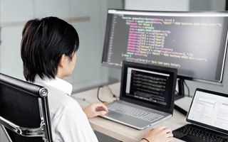 永新 ,php声明和调用变量的符号是什么？